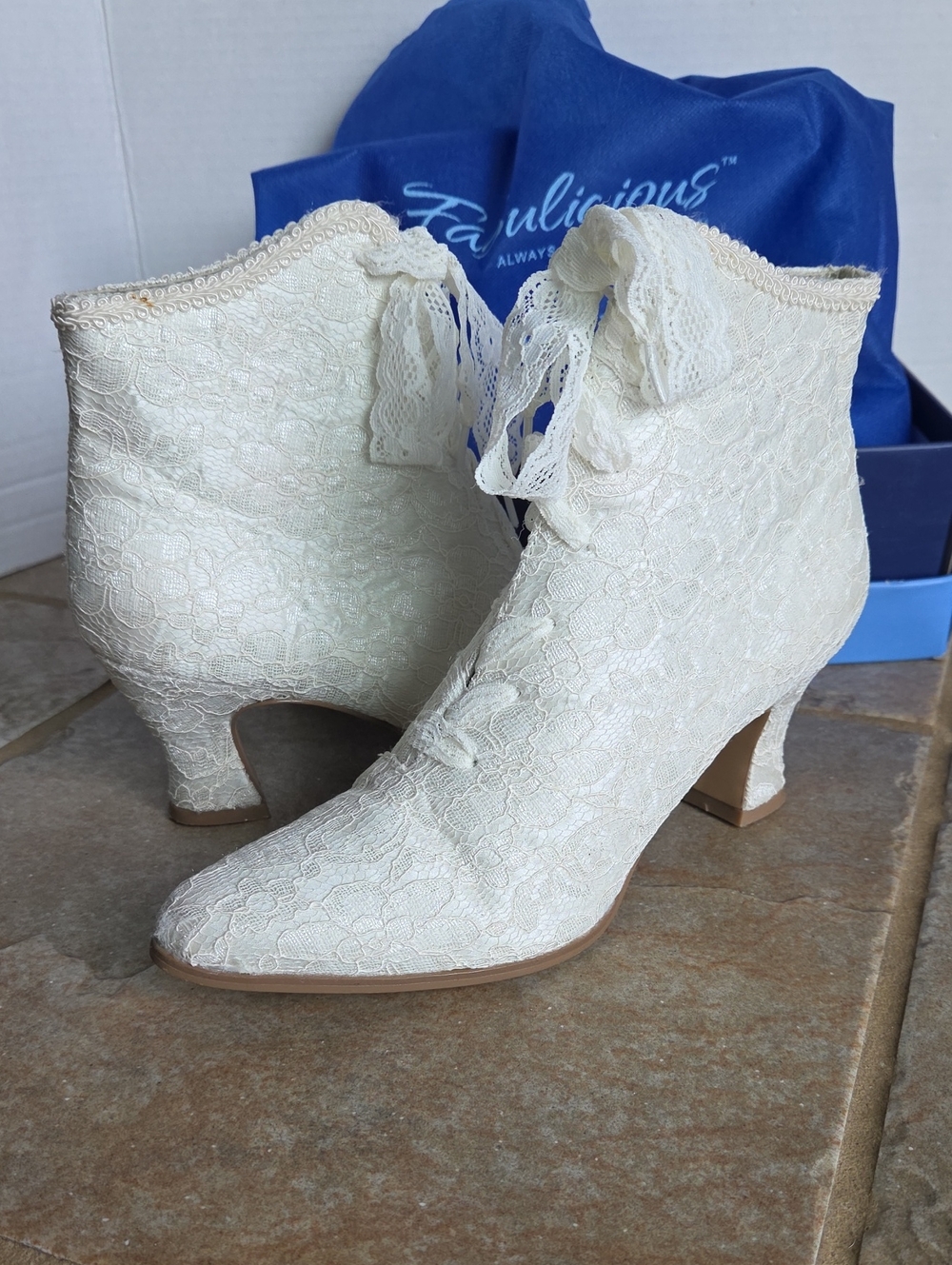 Fabulicious Ivory Lace Bridal Victorian Ankle Boots Coquette Heels Sz 6